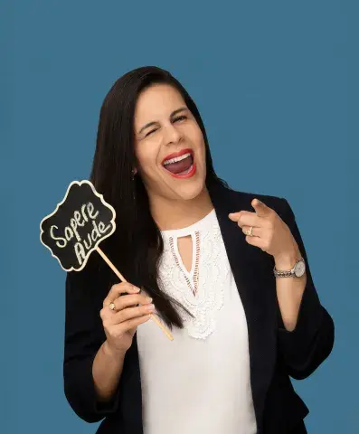 sara brune headshot