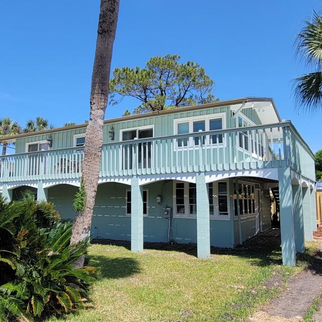 Exterior view of 604 Butler Avenue home on Tybee Island