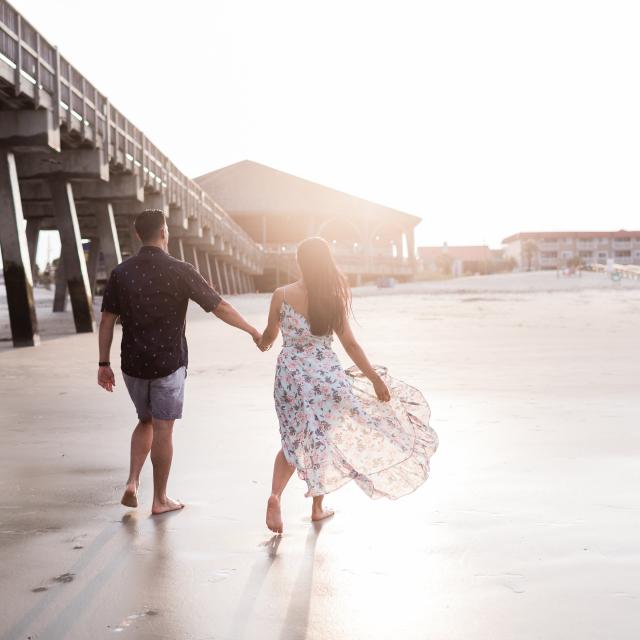 couple pier photographer photoshoot