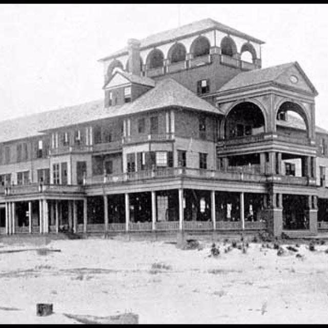 A vintage black and white photo of Hotel Tybee on Tybee Island, GA.