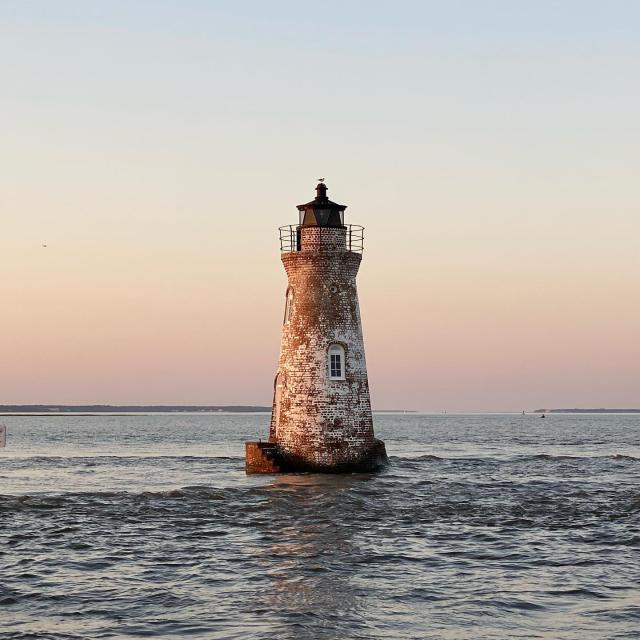 Cockspur Lighthouse in the middle of the ocean