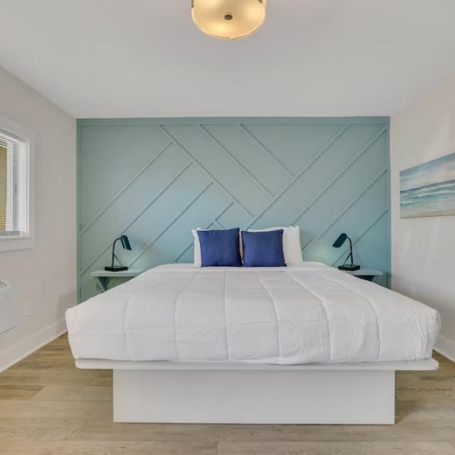 A modern and spacious king hotel room