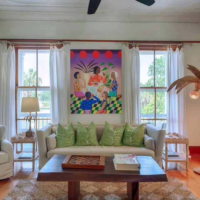 A colorful Tybee Island living room home.