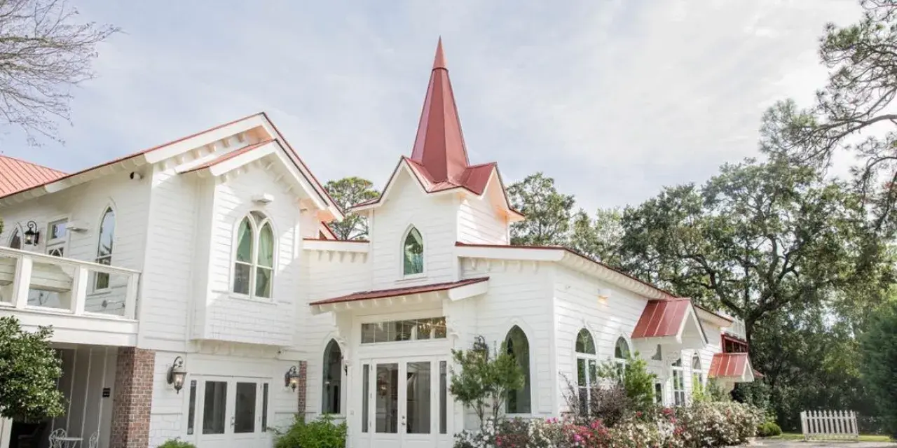 An exterior view of a wedding chapel on Tybee Island.