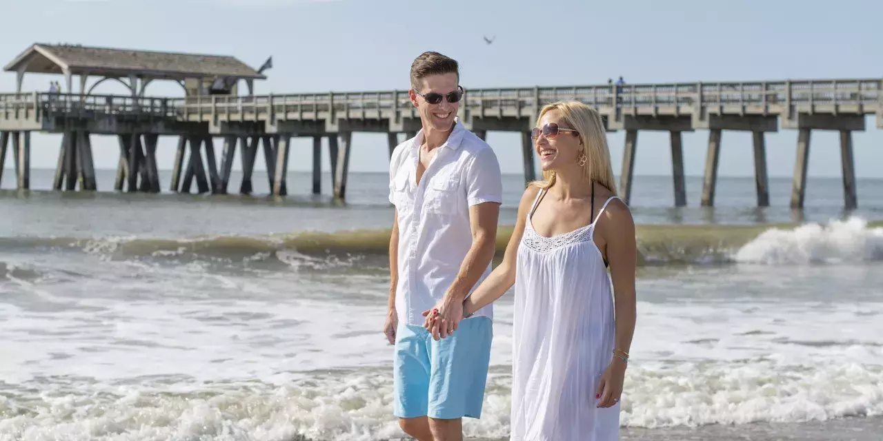 south beach pier couple