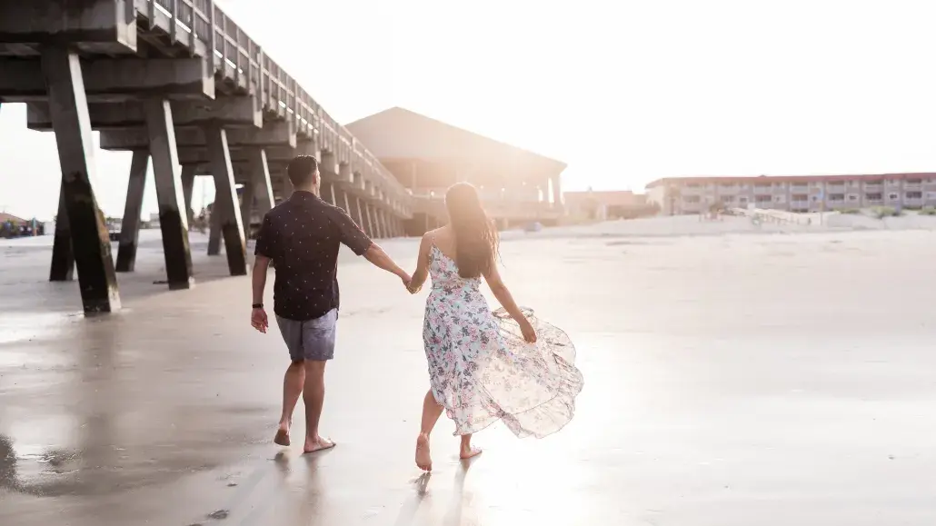 couple pier photographer photoshoot