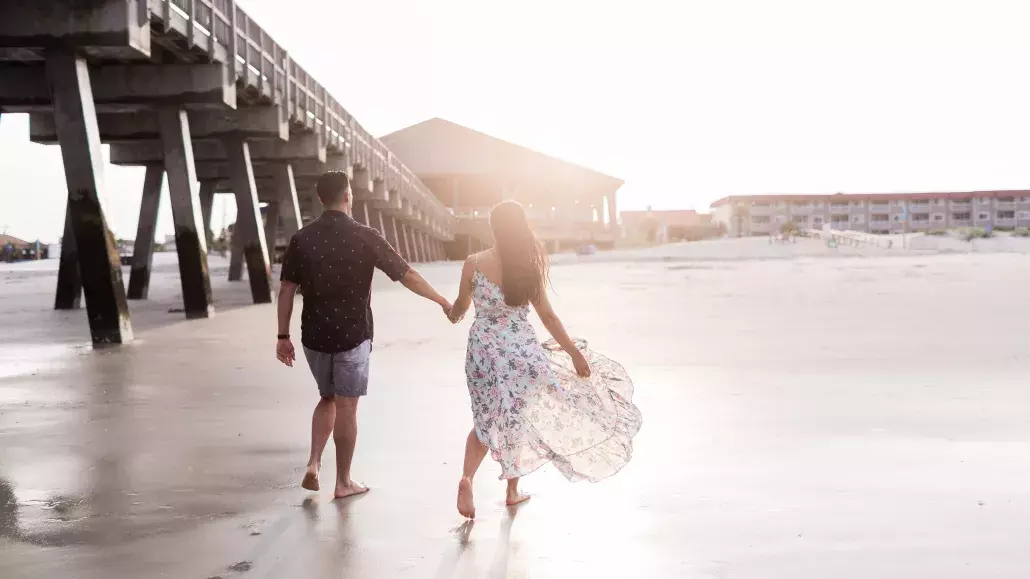 couple pier photographer photoshoot