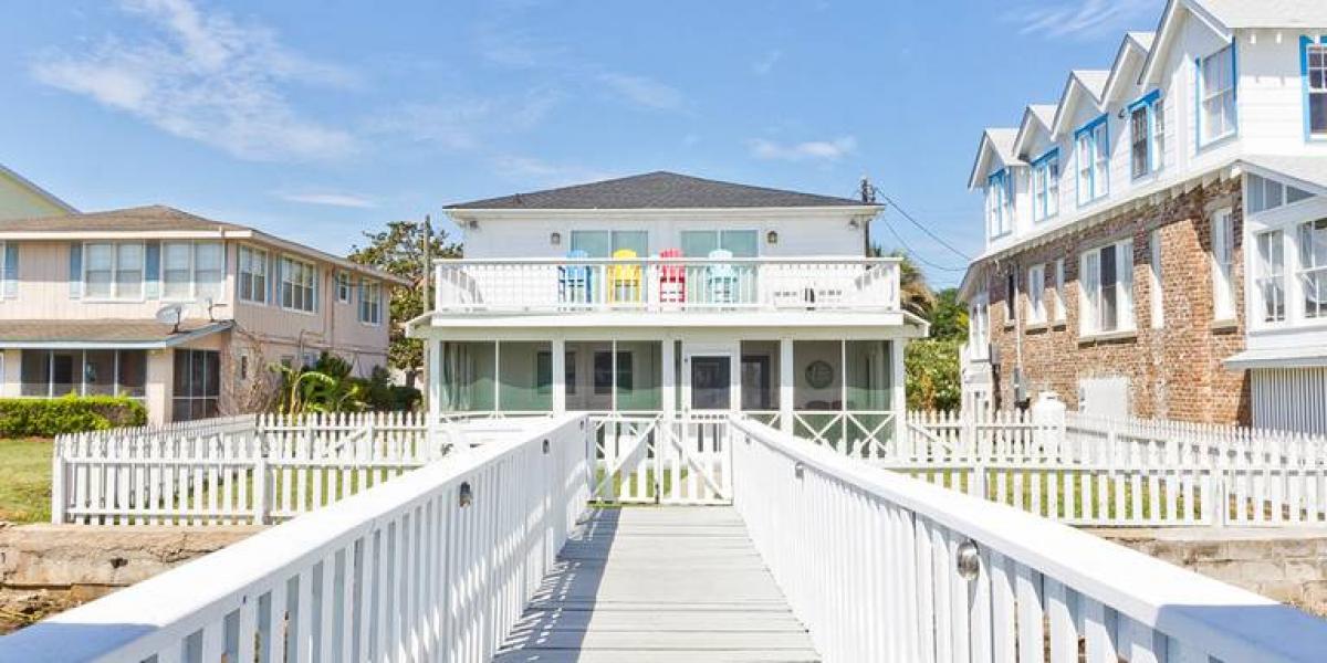 50 STEPS TO BEACH 2 level family home on a private lane. Best family  location - Tybee Island