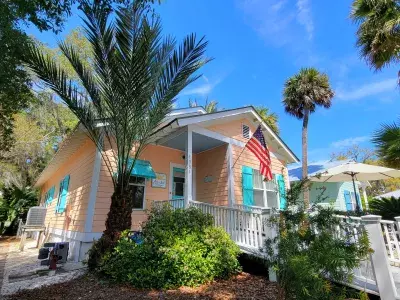 Outdoor view of Art & Sol home on Tybee Island