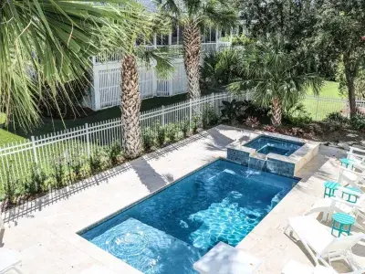 An beautiful outdoor pool and jacuzzi