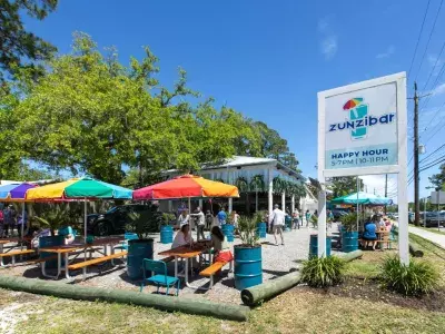Zunzibar Tybee Island restaurant, outdoor dining