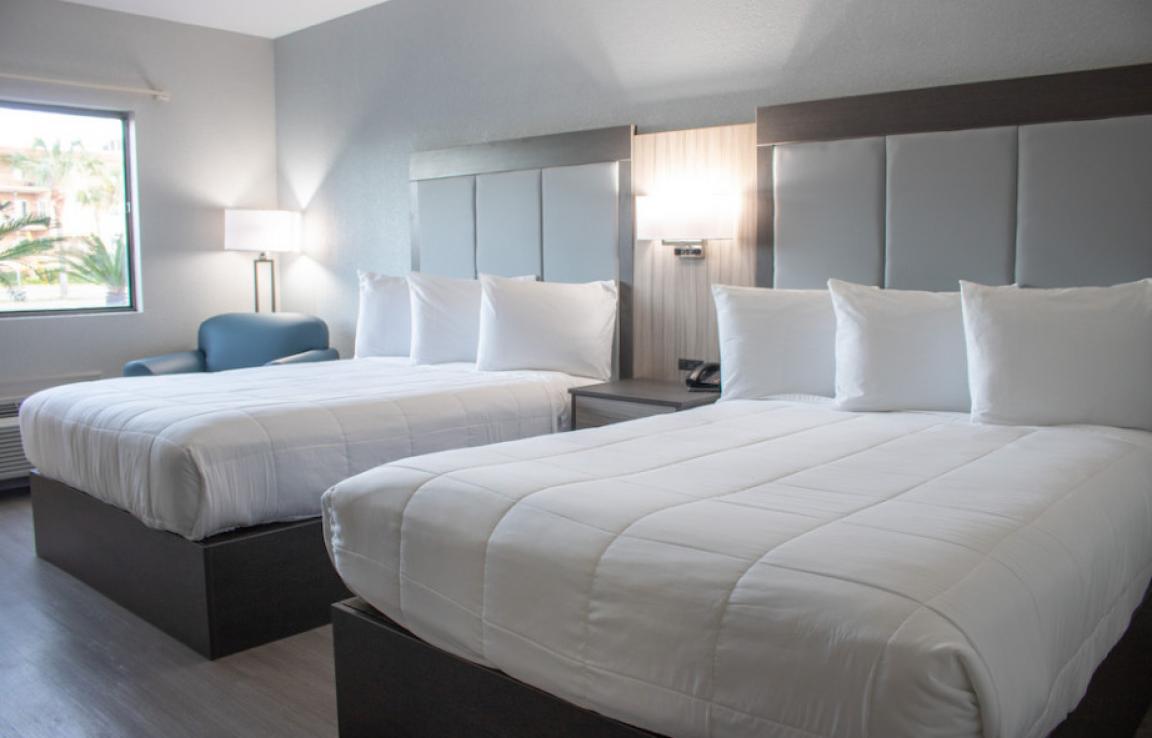 2 Queen Beds 2 Queen Beds