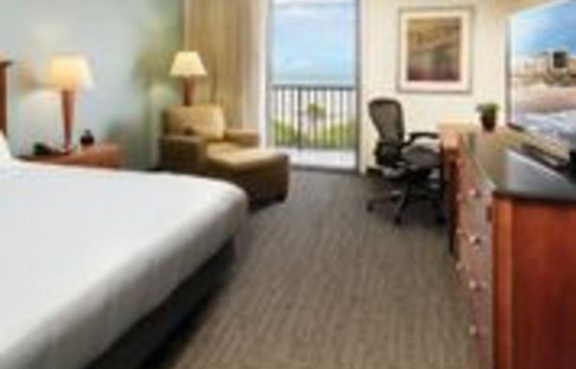 One King Bed Ocean View Guestroom