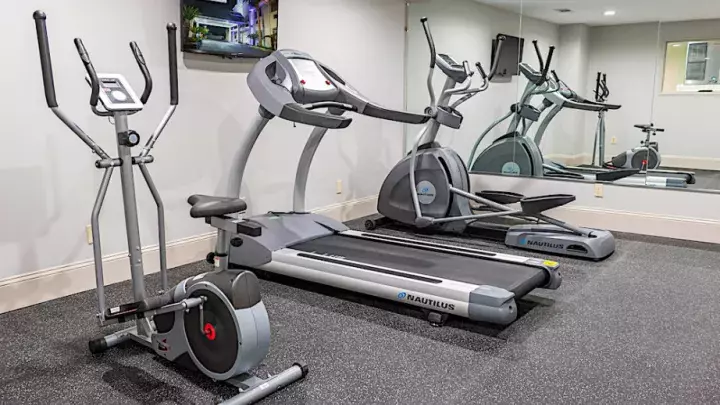 A fitness room with fitness machines.