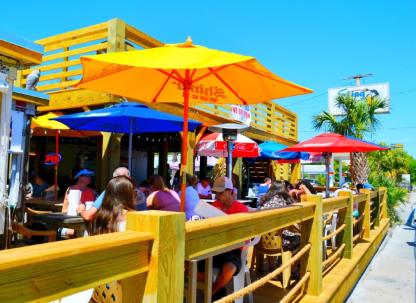 tybee island sting ray's restaurant dining outdoor seafood south beach