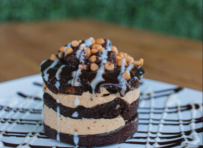 Pier 16 Seafood Restaurant’s Peanut Butter Explosion Cake